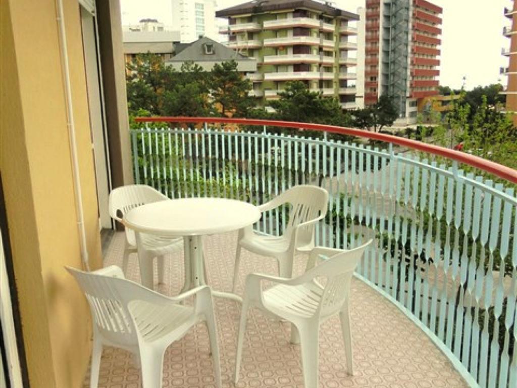 Appartement Lignano Sabbiadoro With Pool Extérieur photo